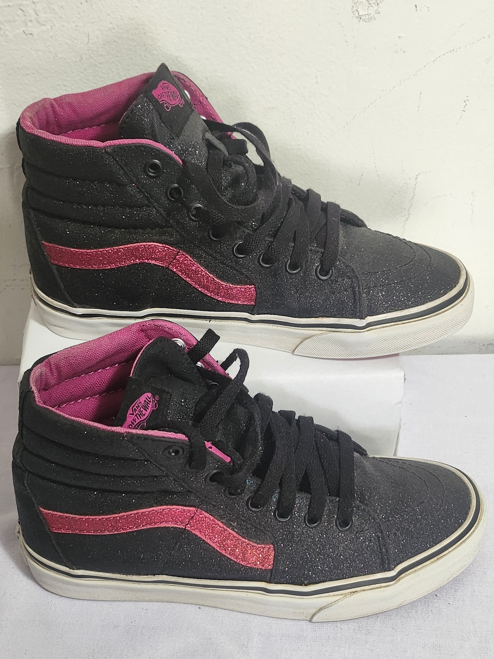 Vans Women's Size 8, High-Top Skate Shoe - Black with Pink Accent